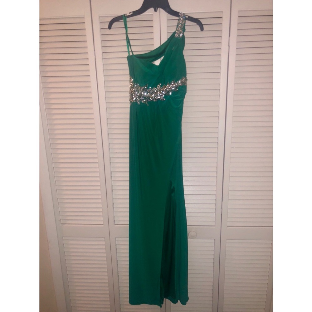 Adrianna Papell Emerald Green Prom Dress